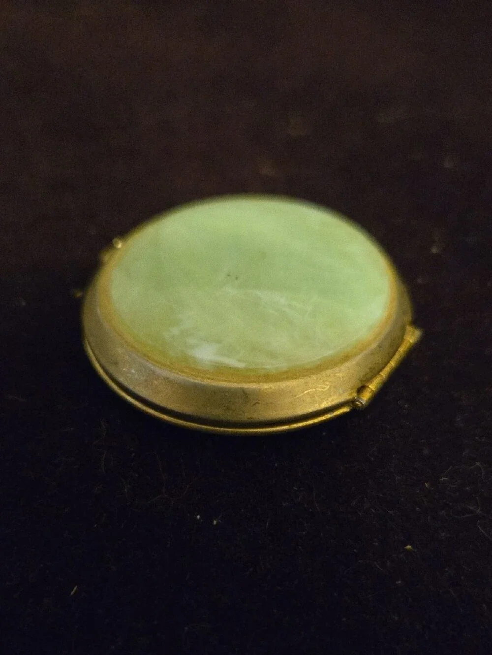N/A pendant metal
